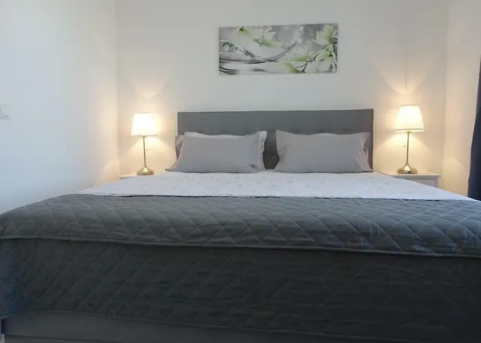 Apartment Silver Bol